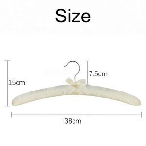 Cintres personnalisés pour demoiselles d'honneur, cintres rembourrés en satin pour robe de mariée, support élégant pour robe avec nœud en ruban pour la mariée - Product Image 5