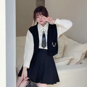 Chaleco de punto para mujer N8272, negro y gris, color sólido, con detalle de cadena, estilo preppy, tallas grandes para mujeres con curvas. - Product Image 1