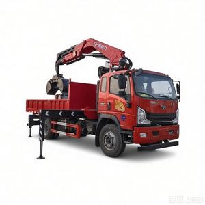 Camion grue à bras articulé Sinotruk Howman 4*2 8 tonnes, équipement de chargement et de levage entièrement hydraulique - Product Image 1