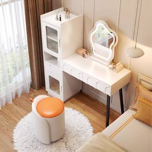 Tocador Moderno Minimalista con Espejo con Luces LED en Forma de Nube, Extensible, con Gabinete Lateral Multifuncional - Product Image 4