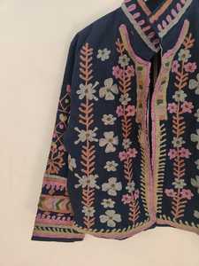 Veste en coton indien Suzani brodée à la main, manteau fait main, robe de mariée bohème, veste de festival, cadeau de Noël - Product Image 2