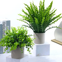 Décoration de Salon, Bureau, Entrée ou Cave à Vin : Petite Plante en Pot Artificielle