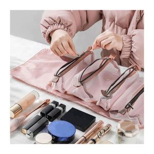 Sacs de maquillage et cosmétiques en polyester grande capacité 4-en-1, couleur unie, avec logo personnalisé, portables pour le voyage, vente en gros - Product Image 1