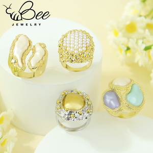 Anillo Abierto de Esmalte Estilo Vintage Real, Nueva Moda Minimalista, Anillo Ajustable Elegante, Anillos de Cóctel con Perlas Barrocas para Mujer - Product Image 4