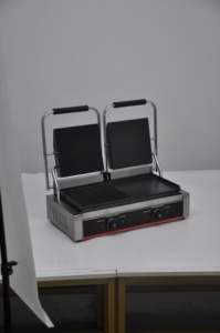 Plancha de Contacto Comercial de Acero Inoxidable de Alta Calidad para Paninis y Sándwiches con Modo de Ahorro de Energía en Venta - Product Image 6