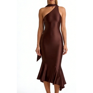 เดรสยาวปานกลางแบบไหล่เดียวสำหรับผู้หญิง - ชุดเดรสทรงปลายหางปลาประดับผ้าพันคอ เสื้อผ้าผู้หญิง ชุดเดรสผู้หญิง แฟชั่น - Product Image 1