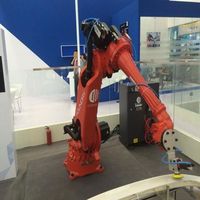 Les robots industriels sont utilisés dans l'industrie des machines de construction, l'industrie énergétique, la chaîne de montage de robots de l'industrie de la structure en acier