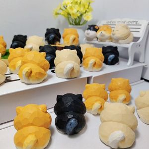 Figurines artisanales en bois de tilleul Shiba Inu, décoration animale pour la maison, article cadeau, artisanat sur pied - Product Image 3