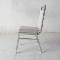 Chaise de salle à manger moderne empilable à structure en aluminium pour hôtels d'affaires, salles de conférence multifonctionnelles, buffets thématiques et rassemblements hôteliers