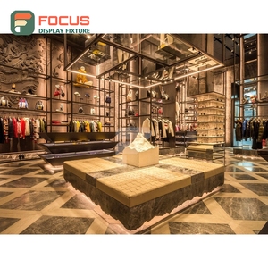 Mostrador de Exhibición de Metal Cromado de Alta Calidad para Tiendas Boutique, Diseño Interior Comercial para Tiendas de Ropa - Product Image 1