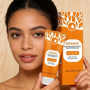 Gel Esfoliante Viso che Esfolia Delicatamente e Pulisce in Profondità i Pori, Mantiene l'Idratazione della Pelle e Dona un Effetto Morbido e Liscio - Product Image 1