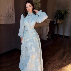 Nuovo Abito Lungo da Sera <span class=keywords><strong>Blu</strong></span> Elegante con Motivo a Farfalla Jacquard Dorato, Stile Francese Chic, con Maniche a Lanterna Plissettate - Collezione Primavera 2026 (Vendita all'Ingrosso) - Product Image 1