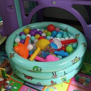 Piscine gonflable pour enfants en PVC durable - Idéale pour jouer en extérieur et en intérieur, amusement aquatique polyvalent avec plusieurs couleurs - Product Image 2