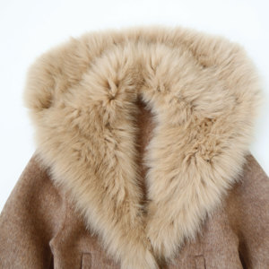 Женское кашемировое пальто с меховым воротником - Product Image 2