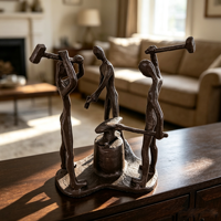 Statuette Artisanale Moderne en Fonte de Fer, Trois Artisans Fermeurs, Décoration de Table Industrielle, Artisanat Métallique