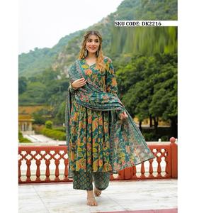 Conjunto Kurta Moderno de Algodón para Mujer con Tela Suave y Elegante para Fiestas, Guardarropa de Temporada, India - Product Image 4