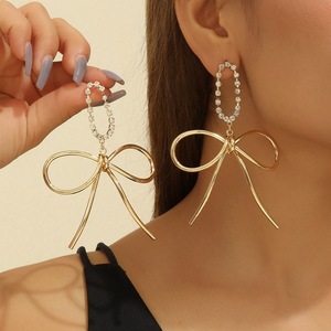 ต่างหูสตั๊ดอัลลอยรูปผีเสื้อแบบมินิมอลลิสต์สไตล์ยูโร-อเมริกันต่างหูหรูหราระดับไฮเอนด์ - Product Image 4