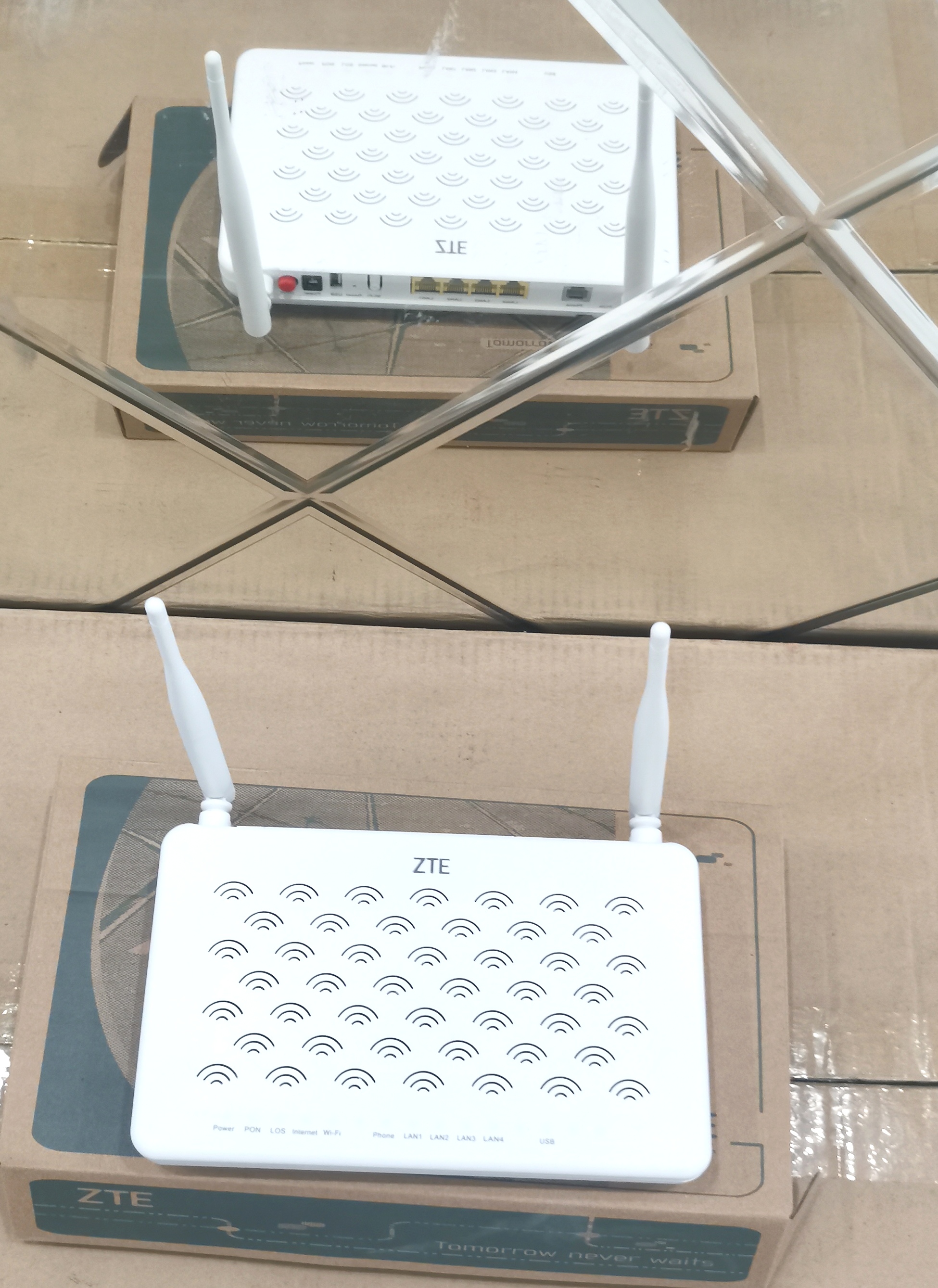 Roteador ZTE GPON ONU ZXHN F609 com 4GE, Wi-Fi e USB para FTTH