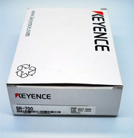 Lecteur de codes 1D/2D ultra-compact Keyence SR-700, type fixe, mise au point automatique par IA, sortie NPN/PNP, -10 +50°C, détection 30-100 mm
