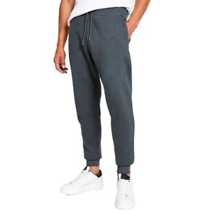 Conjunto Deportivo Personalizado OEM para Hombre, Sudadera Holgada y Pantalones Deportivos Ajustados para Hombre - Product Image 5