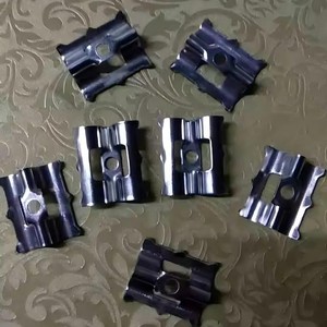 อุปกรณ์ตกแต่งพื้นระเบียง WPC <span class=keywords><strong>ราคา</strong></span>ขายส่งจากโรงงาน ฮาร์ดแวร์ปูพื้นภายนอก สแตนเลส SS 304 คลิปยึดพื้นระเบียง WPC - Product Image 2