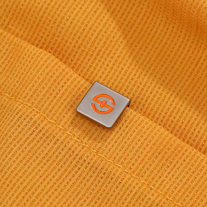 Clip de vêtement en métal gravé avec logo, clip décoratif pour ourlet de sweat-shirt, pour les vêtements en tricot et les pulls de marque - Product Image 5
