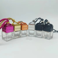 Diffuseur de parfum pour voiture 8 ml en verre suspendu avec bouchon à vis, ornement parfumé aux huiles essentielles