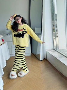 Pigiama di velluto corallo per ragazze della scuola media nuova casa inverno vestito caldo con motivo cartone animato vestiti invernali ispessiti per neonati - Product Image 3