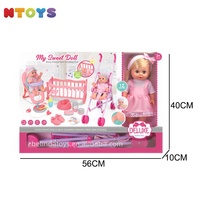 Poussette de jeu 3-en-1 Belinda avec accessoires, poupée bébé fille en vinyle de 14 pouces qui boit et fait pipi, 12 sons