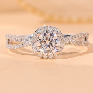 Bague de fiançailles élégante en moissanite style tournesol pour femme, bijou de doigt tendance - Product Image 3
