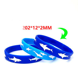Expédition dans le monde entier imprimé motif requin thème fête de vacances mer vie bracelets en silicone pour hommes et femmes - Product Image 6