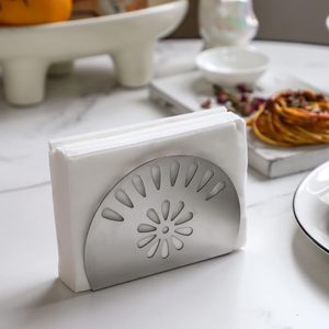 ที่ใส่กระดาษเช็ดปากโลหะสำหรับตกแต่งที่มีฐานกันเอียงเหมาะสำหรับห้องครัวสำนักงานและพื้นที่รับประทานอาหารที่ทันสมัย - Product Image 3