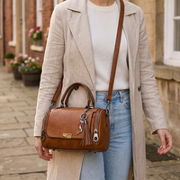 Tas Boston Retro dengan Pegangan Atas untuk Wanita, Tas Selempang Kulit Elegan, Dekorasi Rumbai Kucing Lucu, Tas Tangan Kasual untuk Perjalanan