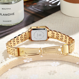 Montre sport quartz pour femme M1401 Luxury Gold Rectangle, cadran 43 mm, bracelet 22 mm, acier inoxydable, résistance à l'eau 30 bars - Product Image 5