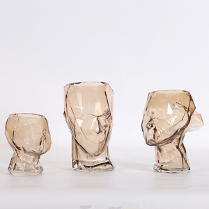 <span class=keywords><strong>Vase</strong></span> <span class=keywords><strong>en</strong></span> verre <span class=keywords><strong>de</strong></span> <span class=keywords><strong>forme</strong></span> géométrique à la mode décoration <span class=keywords><strong>de</strong></span> la maison personnalisé créatif homme femme garçon visage humain <span class=keywords><strong>en</strong></span> <span class=keywords><strong>forme</strong></span> <span class=keywords><strong>de</strong></span> conception <span class=keywords><strong>Vase</strong></span> <span class=keywords><strong>en</strong></span> verre - Product Image 1