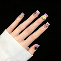 Art des ongles court sculpté, fait main, luxueux, haut de gamme, de niche, flatteur, de style européen et américain