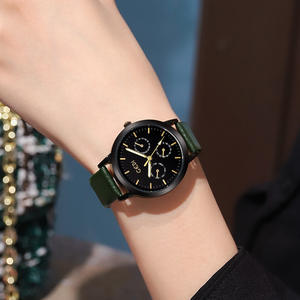 Montre à quartz sportive, tendance et étanche avec bracelet en cuir pour les étudiants qui prennent des examens - Product Image 1