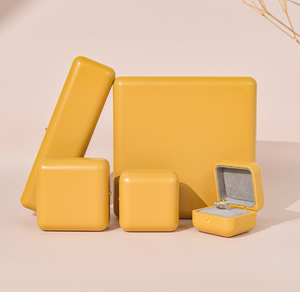 XINYUAN BGE-01 Caja Cuadrada de Alta Gama, Exterior de Cuero Sintético Amarillo Fino, Forro de Franela Gris Suave, Cierre Magnético de Metal Dorado - Product Image 2