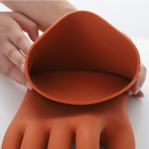 Guantes Aislantes de Alto Voltaje AmpsafeX 25KV Clase 2, de Goma Antiestática, Impermeables y Resistentes a Desgarros, para Protección de Manos de Linieros - Product Image 5