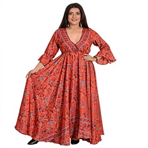 Vestido Maxi Boho de Seda Reciclada para Mujer, Hecho a Mano, con Estampado Étnico, Cuello en V y Mangas Campana - Product Image 2