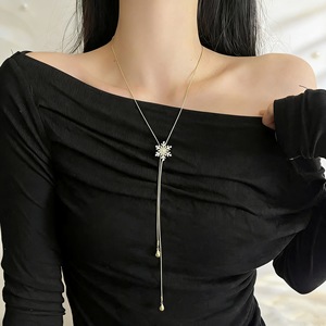 Snowflake Necklace With Pull Out Design Silver Gold Color For Women Fashion Sweater Chain - Product Image 4