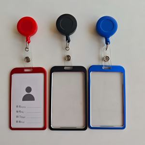 <span class=keywords><strong>Porte</strong></span>-cartes Professionnel Métallique <span class=keywords><strong>avec</strong></span> Enrouleur de <span class=keywords><strong>Badge</strong></span> Rétractable en Plastique pour Personnel Hospitalier, Travailleurs Médicaux et <span class=keywords><strong>Clip</strong></span> Étui Carte d'Identité - Product Image 4