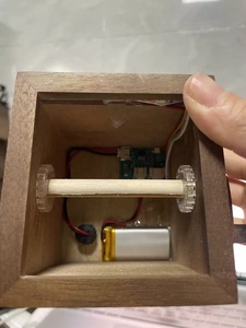 Scatola Portafoto a Scorrimento in Legno Regalo per Coppia e <span class=keywords><strong>Festa</strong></span> <span class=keywords><strong>della</strong></span> <span class=keywords><strong>Mamma</strong></span> - Libro Fotografico a Manovella Personalizzato e Luminoso a Forma di Macchina Fotografica Ricordo Commemorativo - Product Image 3