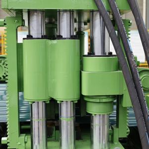 Dreischichtige Glasierte Dachziegel-Herstellungsmaschine Farbige Stahl-Rollformmaschine Motorpumpe Getriebe Lager PLC-Steuerung - Product Image 6