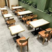 Ensemble de table en pierre durable au design moderne et aux tons naturels clairs avec cadre en bois pour restaurant, bar et café (usage commercial et domestique)