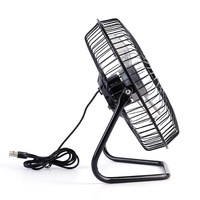 Ventilateur solaire 5.5W 8 pouces avec chargement USB Ventilateur de refroidissement portable pour chenil de poulailler pour animaux domestiques Utilisation en extérieur