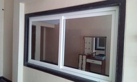 Fenêtre coulissante en vinyle PVC au design moderne avec écran en fibre de verre pour hôtels Rideau à persiennes à ouverture horizontale au meilleur prix d'usine