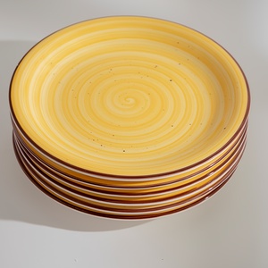 Plato de cerámica amarillo en espiral, pintado a mano, de gres rústico, para servir, ideal para bodas, hoteles, restaurantes, venta al por mayor en tienda online. - Product Image 4