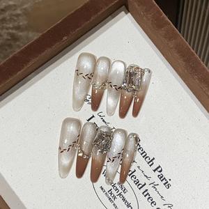 Venta al por Mayor de 10 Piezas de Uñas Postizas Francesas Hechas a Mano con Hermoso Diseño de Lujo Personalizado, Muestras Gratis y Empaque Personalizado - Product Image 2