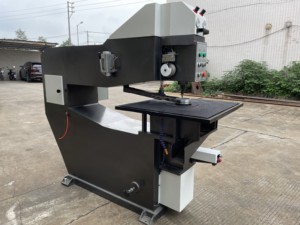 Macchina di perforazione di vetro verticale CNC a doppia testa trapano automatico macchina per la lavorazione del vetro di controllo PLC - Product Image 5